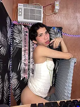Snapshot of UrasianFemboy chatting on July 14, 3:07 pm UrasianFemboy online show from July 14, 3:07 pm