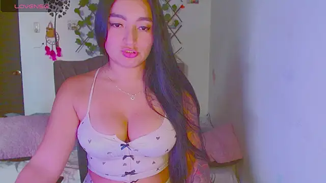 Snapshot of Allisson__22 chatting on July 14, 10:15 pm Allisson 22 online show from July 14, 10:15 pm