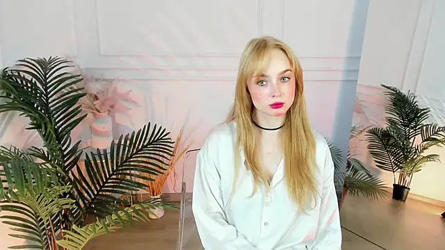 Snapshot of babyvivian_ chatting on July 20, 9:56 am babyvivian online show from July 20, 9:56 am
