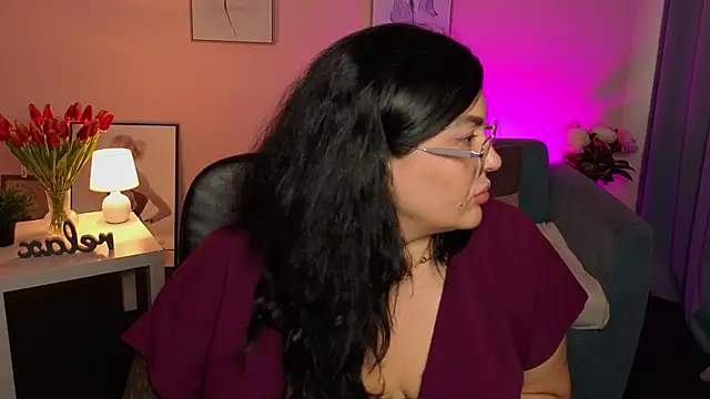 Snapshot of MiaCoollins chatting on July 14, 4:23 pm MiaCoollins online show from July 14, 4:23 pm