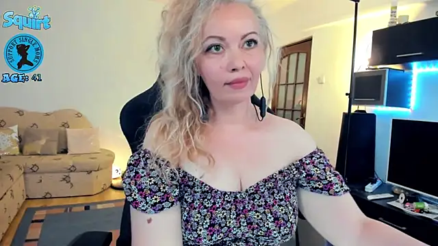 WhitneyLynn online show from September 10, 9:48 pm