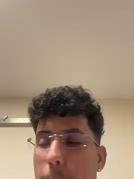 Snapshot of henrids chatting on July 15, 5:23 am henrids online show from July 15, 5:23 am