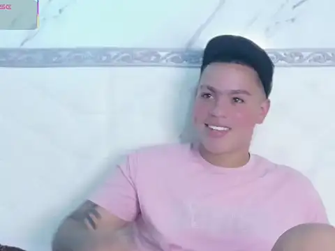 AustinThompsonn online show from August 8, 10:12 pm