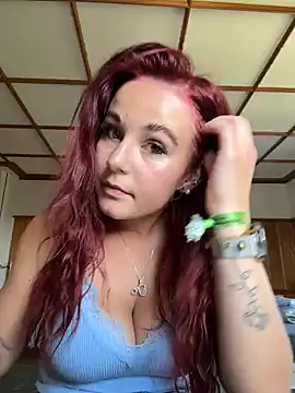 Snapshot of Nina-Sophie chatting on July 17, 2:45 pm Nina-Sophie online show from July 17, 2:45 pm