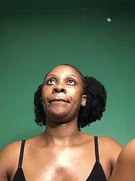 Snapshot of ebonychocolateboobs chatting on July 22, 3:53 am ebonychocolateboobs online show from July 22, 3:53 am