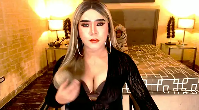 BigCumHuntersxx online show from January 15, 7:34 pm