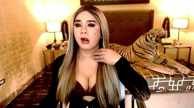 BigCumHuntersxx online show from January 19, 1:12 pm