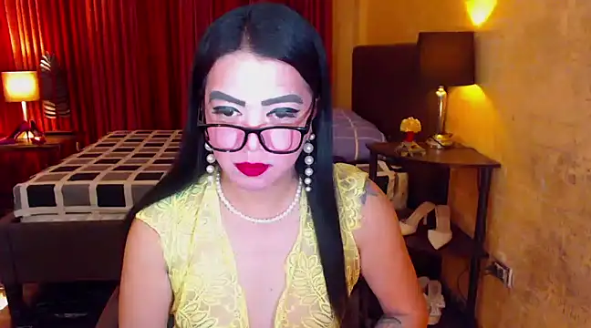 Snapshot of BigCockJewel chatting on January 28, 1:49 pm BigCockJewel online show from January 28, 1:49 pm