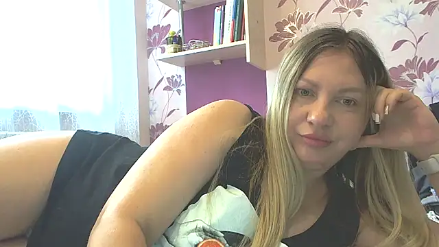 Snapshot of AmandaSexyHotAss20 chatting on July 25, 9:40 am AmandaSexyHotAss20 online show from July 25, 9:40 am