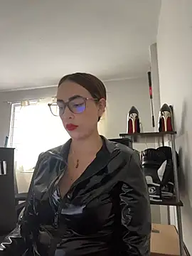 Snapshot of valery_mistress chatting on July 23, 6:39 pm valery mistress online show from July 23, 6:39 pm