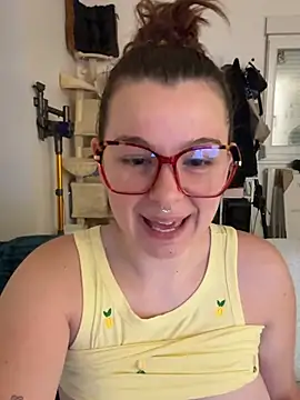 lilichaudee online show from July 27, 8:38 pm