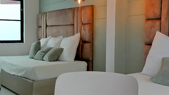 kylie monnroe online show from July 29, 9:46 pm