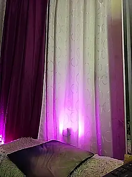 jessierocketx online show from March 28, 11:37 pm