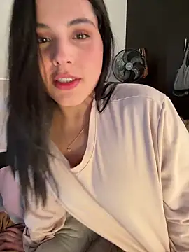 Snapshot of IvyValentine chatting on February 19, 6:48 pm IvyValentine online show from February 19, 6:48 pm