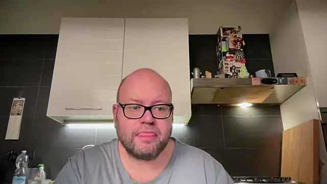 theitalianbear online show from December 6, 5:31 am