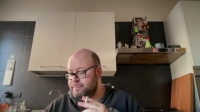 theitalianbear online show from December 16, 1:54 pm