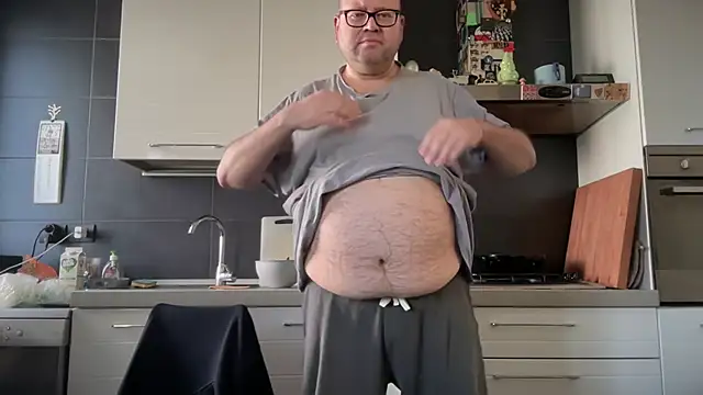 theitalianbear online show from February 5, 11:34 am