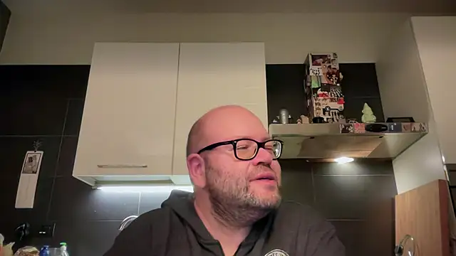 theitalianbear online show from October 5, 3:49 am