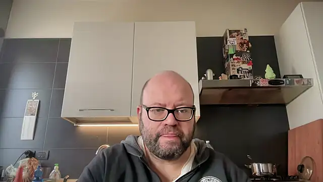 theitalianbear online show from October 17, 10:07 am