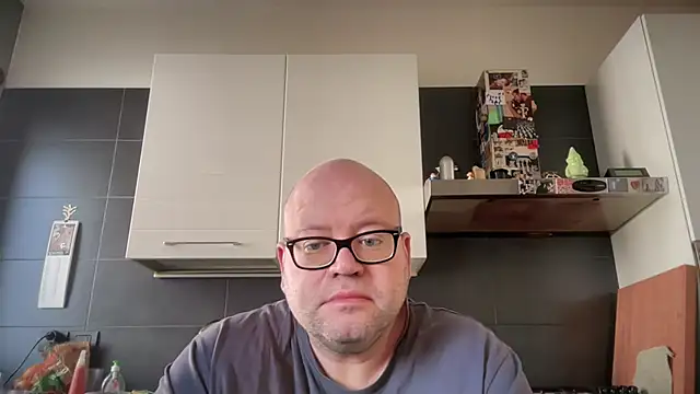 theitalianbear online show from November 15, 12:02 pm