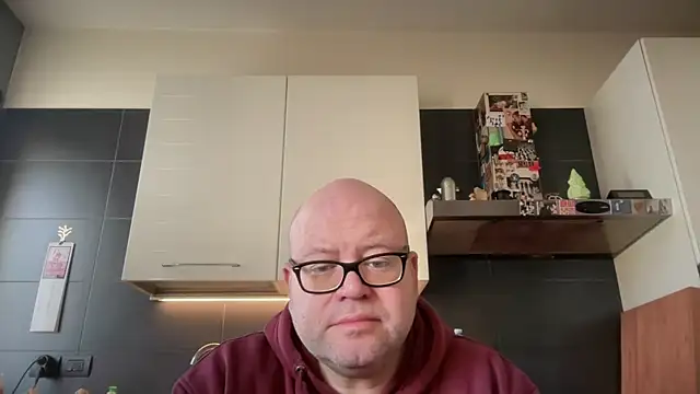 theitalianbear online show from February 17, 8:22 am