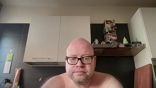 theitalianbear online show from March 24, 4:45 pm