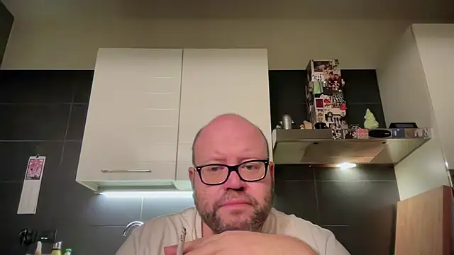 theitalianbear online show from April 10, 3:23 am