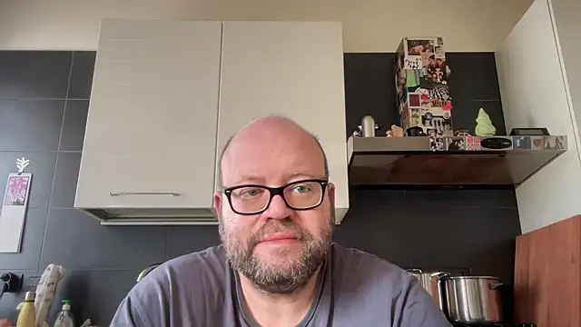 theitalianbear online show from April 13, 7:58 am