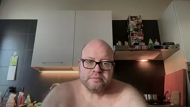 theitalianbear online show from May 30, 4:31 am