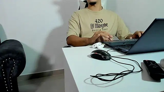 Snapshot of ThreeLion7 chatting on July 25, 1:30 pm ThreeLion7 online show from July 25, 1:30 pm