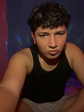 Snapshot of Eduardosexy_ chatting on August 8, 11:28 pm Eduardosexy online show from August 8, 11:28 pm
