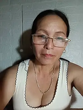 Snapshot of Play-fun chatting on August 2, 2:43 am Play-fun online show from August 2, 2:43 am