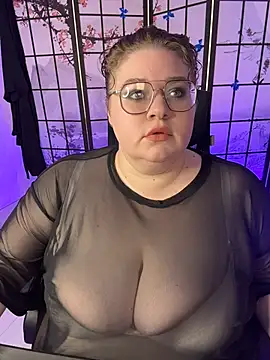 DriveThruChloe online show from August 1, 1:21 pm