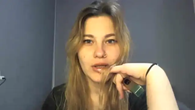 Snapshot of AliseXwex chatting on July 30, 7:29 am AliseXwex online show from July 30, 7:29 am