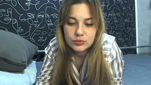 Snapshot of AliseXwex chatting on August 3, 10:35 pm AliseXwex online show from August 3, 10:35 pm