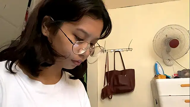 VickeyGramling online show from August 1, 2:33 am
