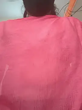 Snapshot of saranyaRavi chatting on August 1, 7:29 am saranyaRavi online show from August 1, 7:29 am