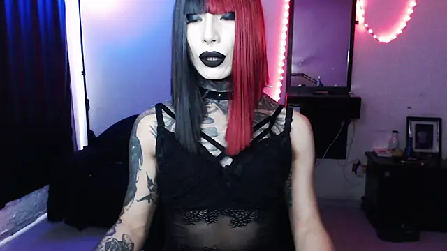 Snapshot of april_simons2 chatting on February 25, 3:21 pm april simons2 online show from February 25, 3:21 pm