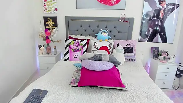 Snapshot of sticksex_candy chatting on January 20, 6:32 pm sticksex candy online show from January 20, 6:32 pm