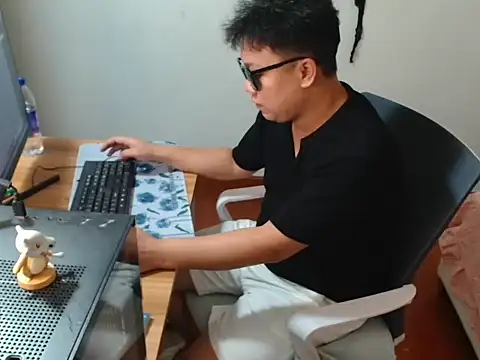 Snapshot of cc2003vv chatting on July 30, 12:59 pm cc2003vv online show from July 30, 12:59 pm