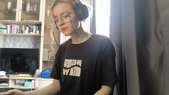 Adelinetre online show from July 31, 9:19 am
