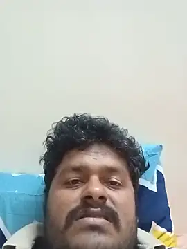 Snapshot of yourmlll chatting on August 6, 9:22 am yourmlll online show from August 6, 9:22 am