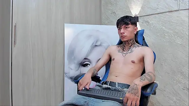 johan tempt online show from August 4, 3:21 am