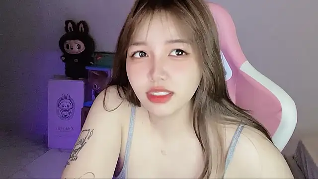 Snapshot of Sachiko18 chatting on August 4, 6:21 pm Sachiko18 online show from August 4, 6:21 pm