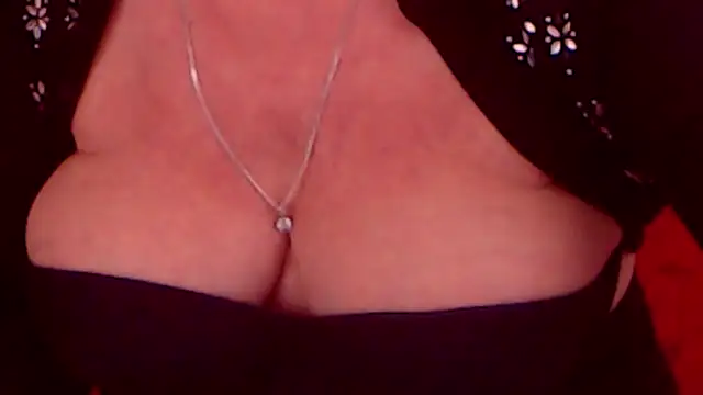 Snapshot of LadyAlana chatting on December 15, 8:25 pm LadyAlana online show from December 15, 8:25 pm