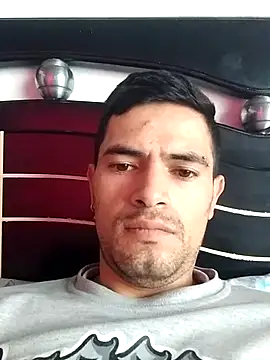 Snapshot of miguel93angel chatting on July 31, 1:32 pm miguel93angel online show from July 31, 1:32 pm