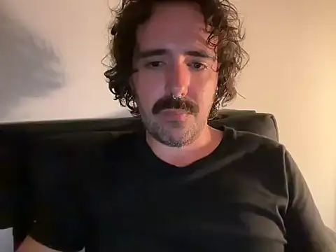 Snapshot of Lorenzvael chatting on July 31, 8:19 pm Lorenzvael online show from July 31, 8:19 pm