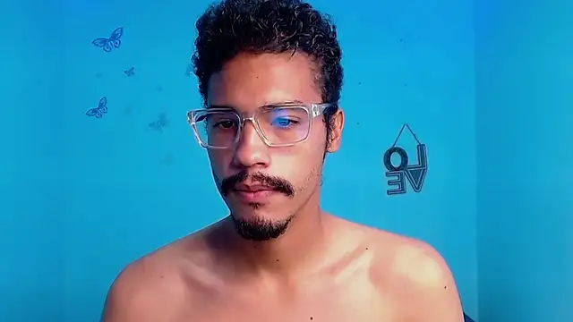 Snapshot of wolf_vip_ chatting on August 4, 5:48 pm wolf vip online show from August 4, 5:48 pm