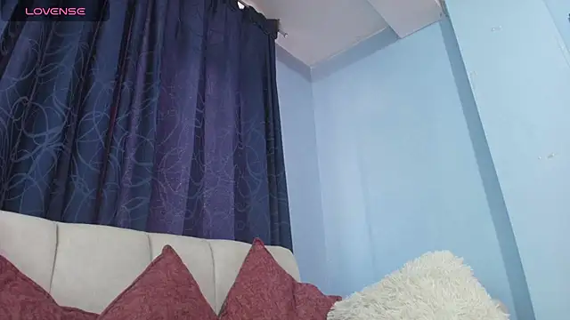 Snapshot of Ebony_Dirty chatting on August 3, 8:12 pm Ebony Dirty online show from August 3, 8:12 pm