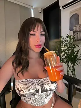 Snapshot of HannaBeckett chatting on February 2, 3:17 pm HannaBeckett online show from February 2, 3:17 pm